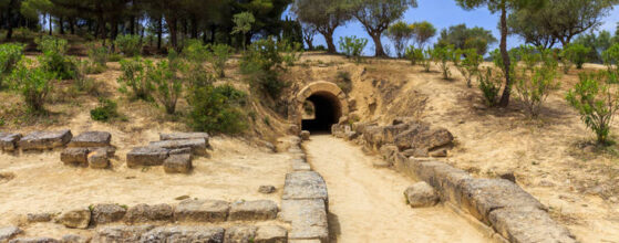 Διαδρομές και μονοπάτια στα χνάρια του μύθου του Ηρακλή